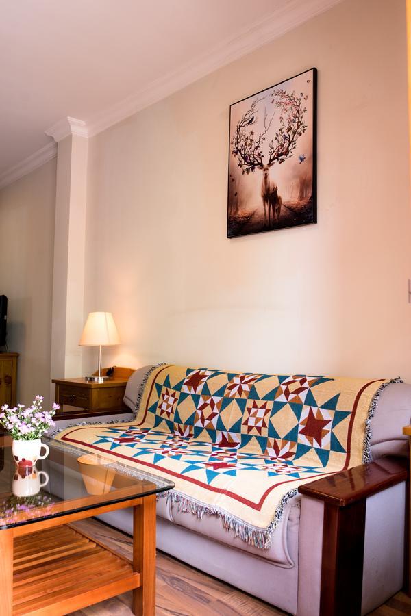 Ba Tra House Hotel Хошимин Екстериор снимка