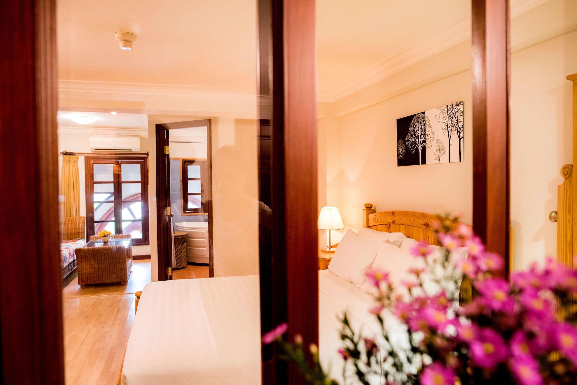 Ba Tra House Hotel Хошимин Екстериор снимка